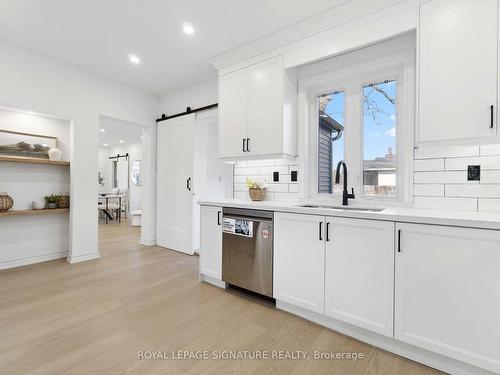 23 Albert St, Cambridge, ON - Indoor Photo Showing Kitchen