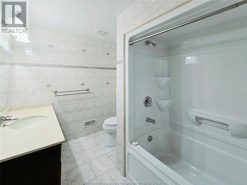 21 Laurentia Drive, Tilbury, ON - Indoor Photo Showing Bathroom