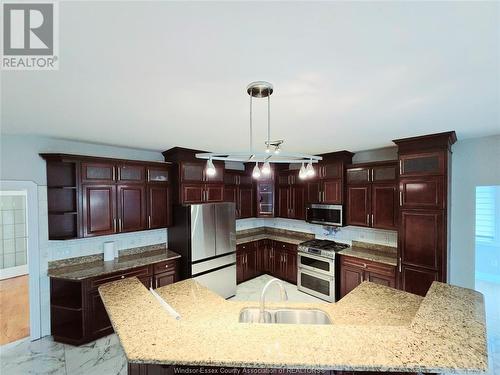 21 Laurentia Drive, Tilbury, ON - Indoor Photo Showing Kitchen With Double Sink