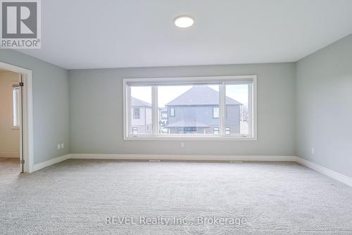 7354 Sherrilee Crescent N, Niagara Falls (222 - Brown), ON - Indoor Photo Showing Other Room