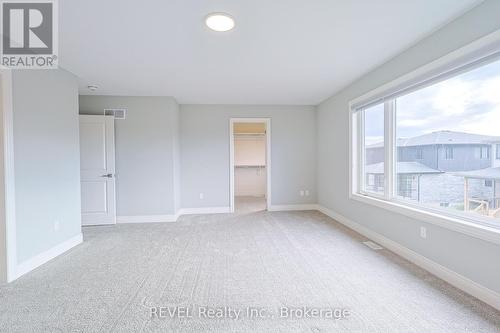 7354 Sherrilee Crescent N, Niagara Falls (222 - Brown), ON - Indoor Photo Showing Other Room