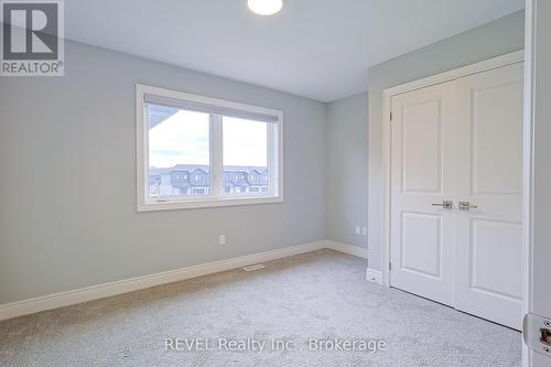 7354 Sherrilee Crescent N, Niagara Falls (222 - Brown), ON - Indoor Photo Showing Other Room