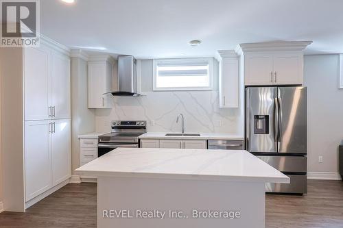 7354 Sherrilee Crescent N, Niagara Falls (222 - Brown), ON - Indoor Photo Showing Kitchen With Upgraded Kitchen