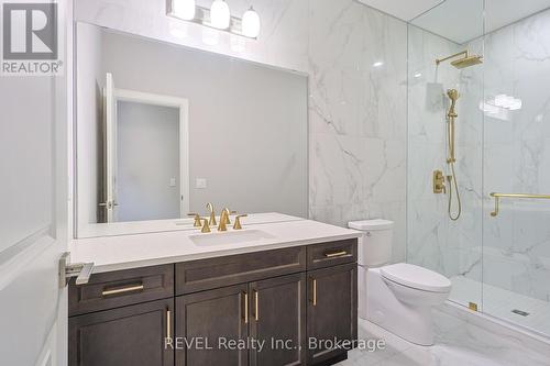 7354 Sherrilee Crescent N, Niagara Falls (222 - Brown), ON - Indoor Photo Showing Bathroom