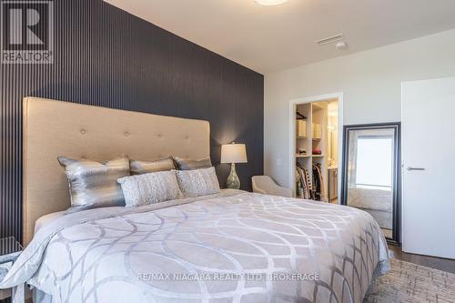 302 - 57 Lakeport Road, St. Catharines (438 - Port Dalhousie), ON - Indoor Photo Showing Bedroom