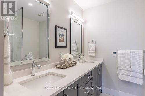 302 - 57 Lakeport Road, St. Catharines (438 - Port Dalhousie), ON - Indoor Photo Showing Bathroom