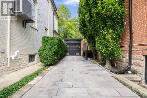 88 Binscarth Road, Toronto, ON - Outdoor