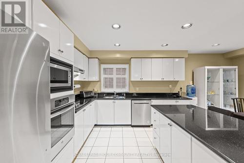 150 Westmount Boulevard, Vaughan, ON - Indoor Photo Showing Kitchen With Double Sink