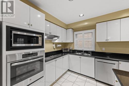 150 Westmount Boulevard, Vaughan, ON - Indoor Photo Showing Kitchen