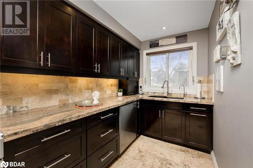 4 Lynden Circle, Georgetown, ON - Indoor Photo Showing Kitchen