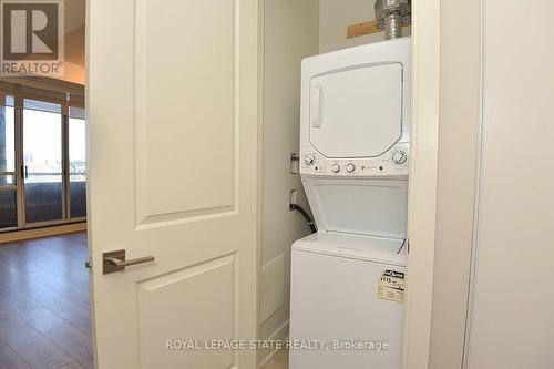 603 - 150 Main Street W, Hamilton, ON - Indoor Photo Showing Laundry Room