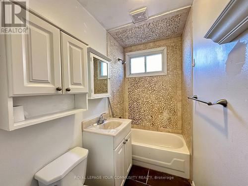 151 Pemberton Road, Richmond Hill, ON - Indoor Photo Showing Bathroom