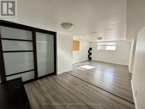 151 Pemberton Road, Richmond Hill, ON - Indoor Photo Showing Garage