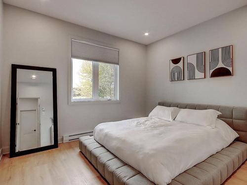 Master bedroom - Ch. St-André, Saint-Jean-Sur-Richelieu, QC - Indoor Photo Showing Bedroom