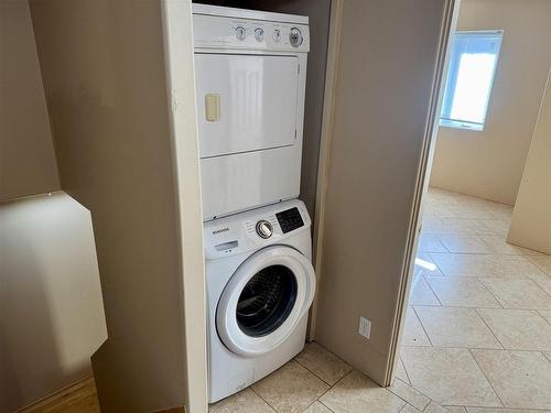 428 Fifth Avenue, Thunder Bay, ON - Indoor Photo Showing Laundry Room