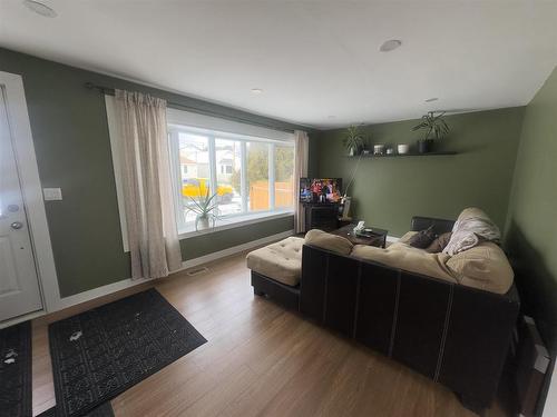 129 John Street, Geraldton, ON - Indoor Photo Showing Living Room