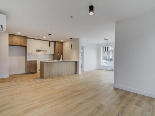 Vue d'ensemble - 101-50 Rue St-Louis, Salaberry-De-Valleyfield, QC - Indoor Photo Showing Kitchen