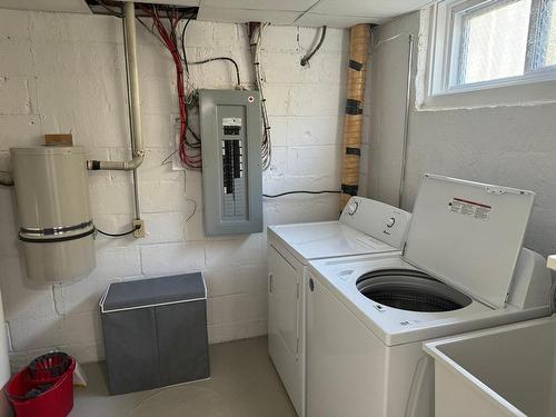 Salle de lavage - 916 Rue Gallienne, Sept-Îles, QC - Indoor Photo Showing Laundry Room