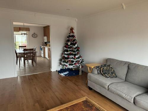 Salon - 916 Rue Gallienne, Sept-Îles, QC - Indoor Photo Showing Living Room