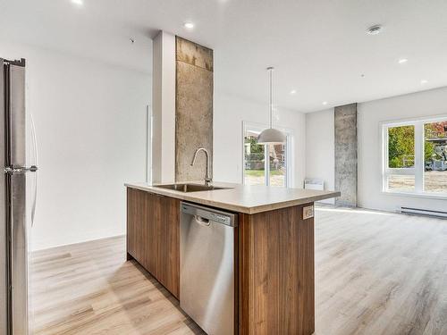 Vue d'ensemble - 101-145 Rue Salaberry, Salaberry-De-Valleyfield, QC - Indoor Photo Showing Kitchen With Upgraded Kitchen