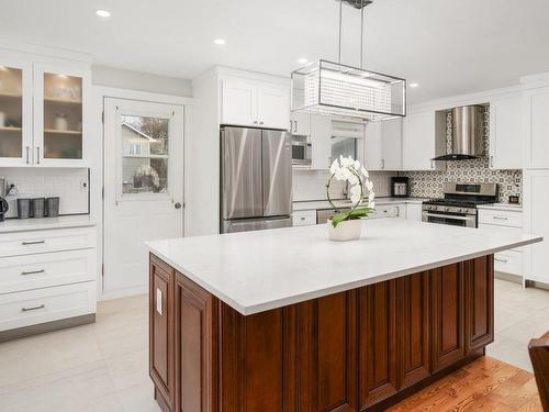 Cuisine - 24 Rue De Tanglewood, Kirkland, QC - Indoor Photo Showing Kitchen With Upgraded Kitchen