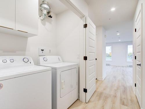 Vue d'ensemble - 212-145 Rue Salaberry, Salaberry-De-Valleyfield, QC - Indoor Photo Showing Laundry Room