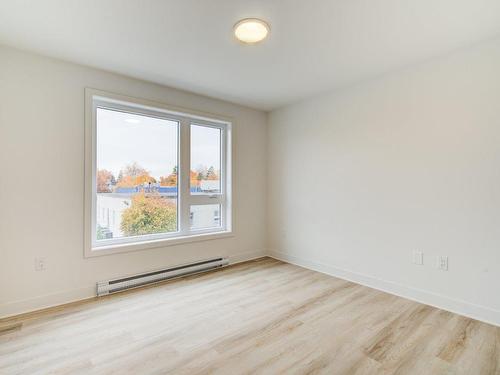 Vue d'ensemble - 212-145 Rue Salaberry, Salaberry-De-Valleyfield, QC - Indoor Photo Showing Other Room