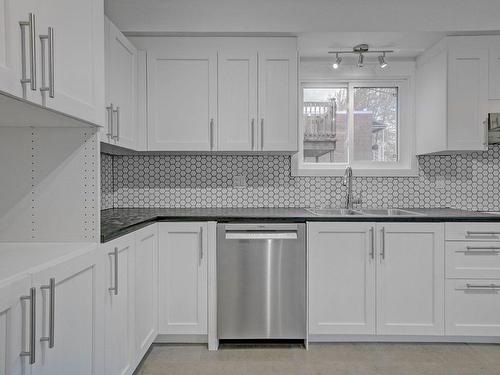 Kitchen - 577 Rue Taillon, Montréal (Mercier/Hochelaga-Maisonneuve), QC - Indoor Photo Showing Kitchen With Upgraded Kitchen