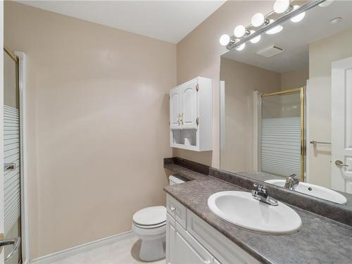 205-6738 Dickinson Rd, Nanaimo, BC - Indoor Photo Showing Bathroom