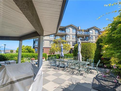 205-6738 Dickinson Rd, Nanaimo, BC - Outdoor