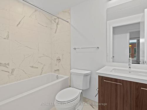 627-33 Frederick Todd Way, Toronto, ON - Indoor Photo Showing Bathroom