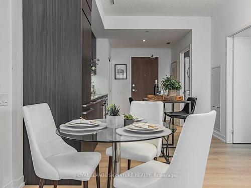 508-90 Queens Wharf Rd, Toronto, ON - Indoor Photo Showing Dining Room