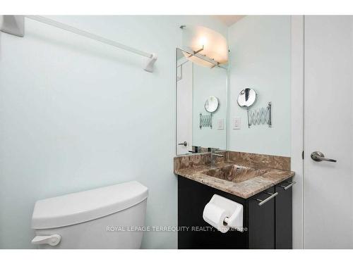 808-20 Joe Shuster Way, Toronto, ON - Indoor Photo Showing Bathroom