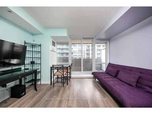 808-20 Joe Shuster Way, Toronto, ON - Indoor Photo Showing Living Room