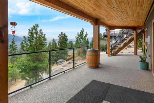 434 Viewcrest Road, Kelowna, BC - Outdoor With Exterior