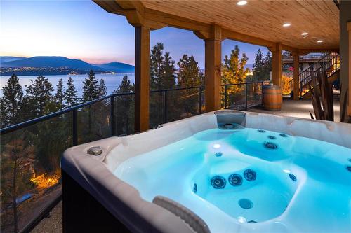 434 Viewcrest Road, Kelowna, BC - Outdoor With Body Of Water