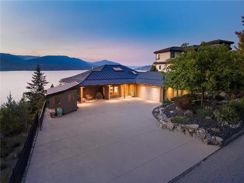 434 Viewcrest Road, Kelowna, BC - Outdoor With Body Of Water