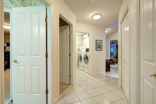 3889 Gallaghers Grange, Kelowna, BC - Indoor Photo Showing Laundry Room