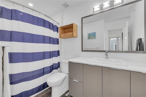 Ph12-1800 Richter Street, Kelowna, BC - Indoor Photo Showing Bathroom