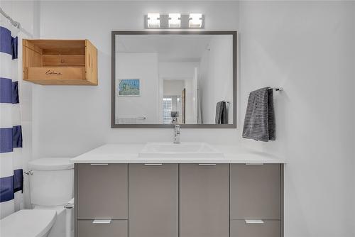 Ph12-1800 Richter Street, Kelowna, BC - Indoor Photo Showing Bathroom