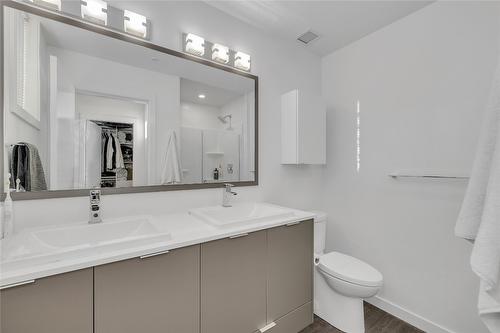 Ph12-1800 Richter Street, Kelowna, BC - Indoor Photo Showing Bathroom