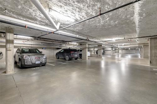 Ph12-1800 Richter Street, Kelowna, BC - Indoor Photo Showing Garage