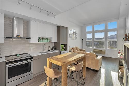 Ph12-1800 Richter Street, Kelowna, BC - Indoor Photo Showing Kitchen With Double Sink