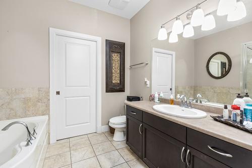 2165 Serrento Lane, West Kelowna, BC - Indoor Photo Showing Bathroom