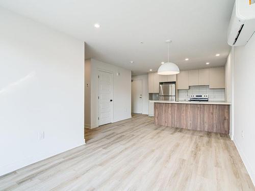 Overall view - 209-145 Rue Salaberry, Salaberry-De-Valleyfield, QC - Indoor Photo Showing Kitchen