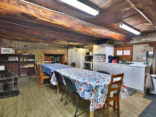 Kitchen - 426Z Ch. Des Patriotes, Saint-Charles-Sur-Richelieu, QC - Indoor Photo Showing Dining Room