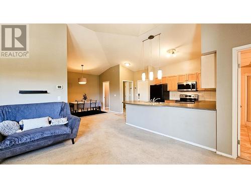 3168 Via Centrale Road Unit# 1415, Kelowna, BC - Indoor Photo Showing Kitchen