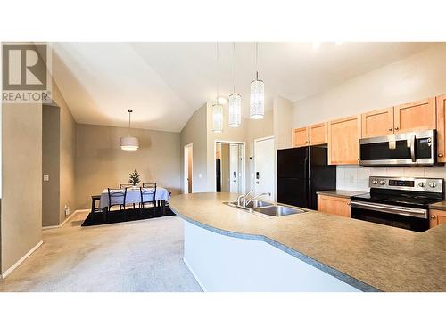 3168 Via Centrale Road Unit# 1415, Kelowna, BC - Indoor Photo Showing Kitchen With Double Sink