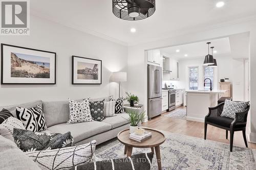 502 Davisville Avenue, Toronto, ON - Indoor Photo Showing Living Room