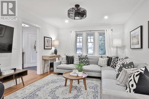 502 Davisville Avenue, Toronto, ON - Indoor Photo Showing Living Room